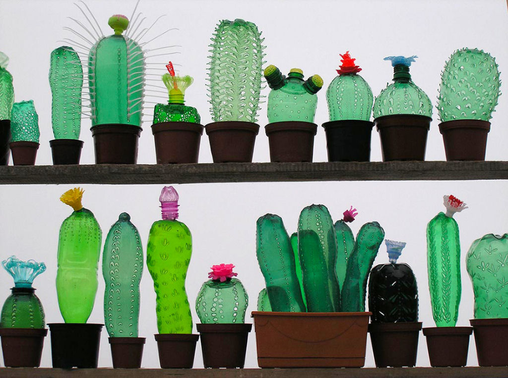 Des sculptures en bouteilles de plastique