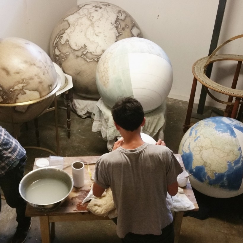Fabrication de globes terrestres artisanaux Maisons de Campagne